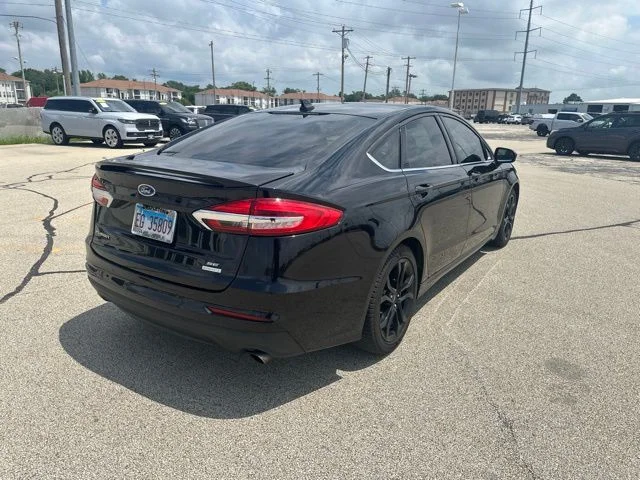 Used 2020 Black Ford SE image 4
