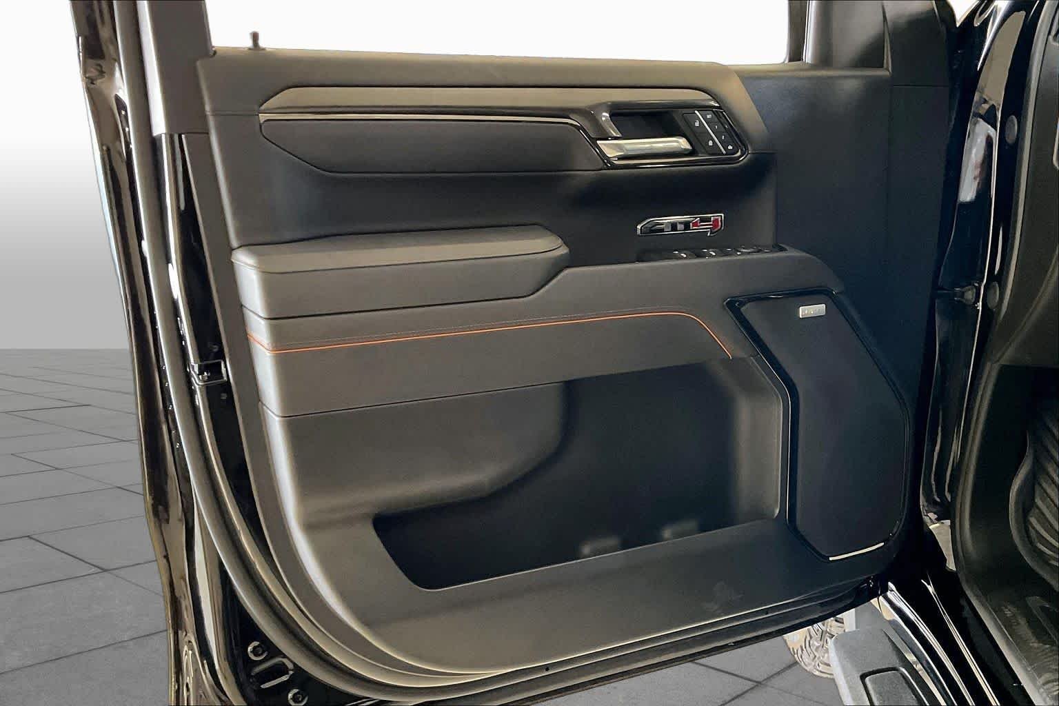 Used 2025 Onyx Black GMC AT4 image 20
