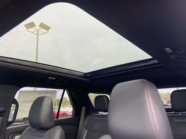 New 2026 Agate Black Metallic Ford ST image 13