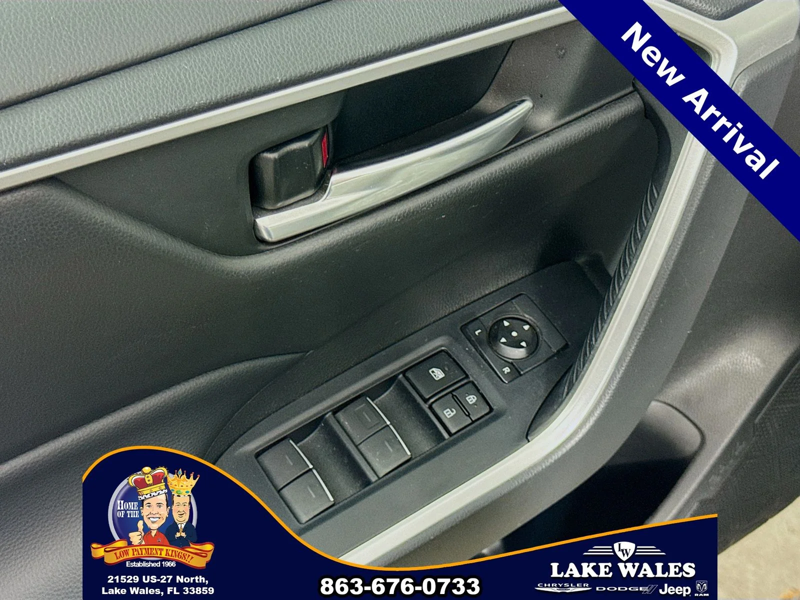 Certified Used 2022  Toyota XLE image 17