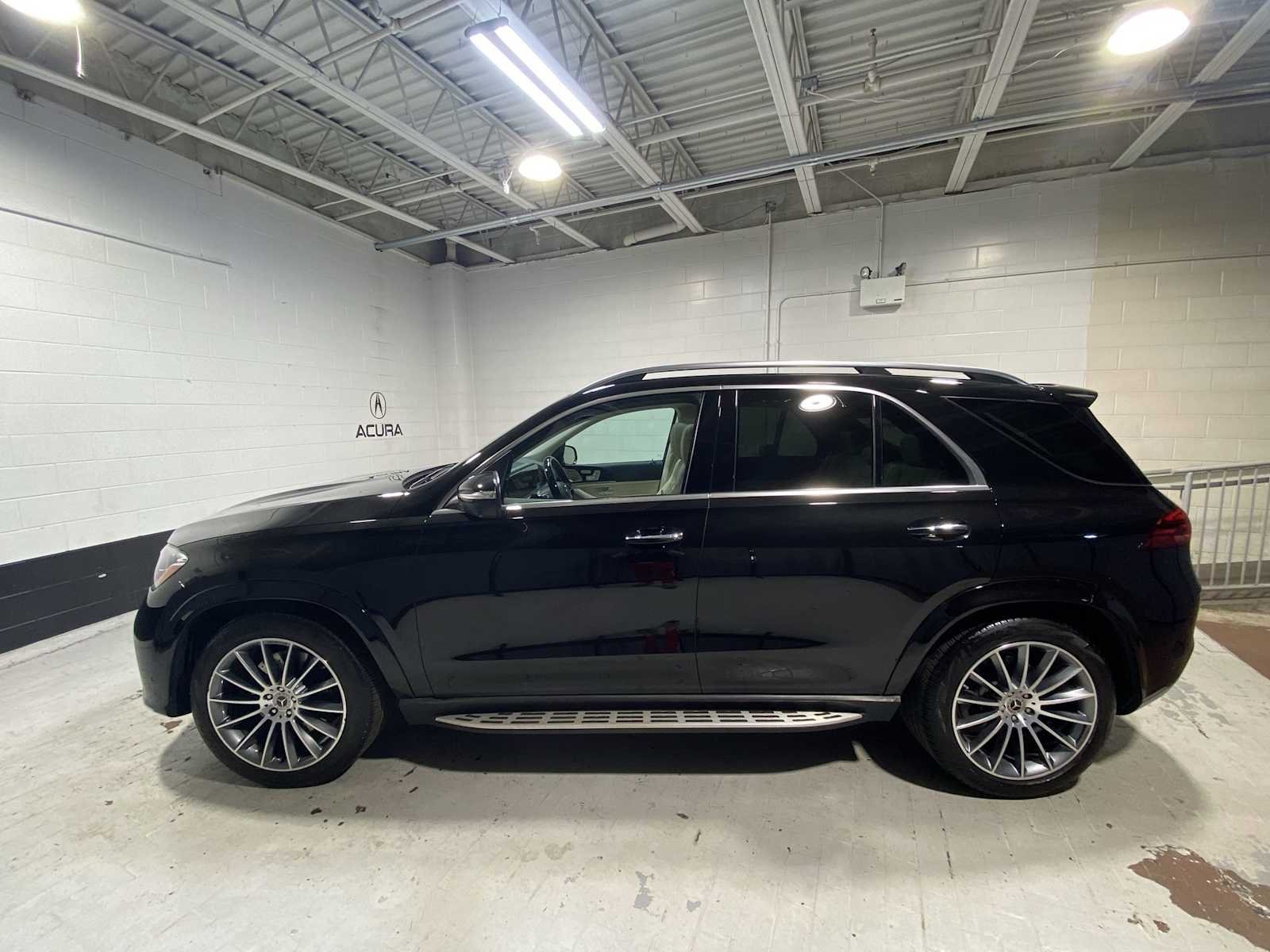 Used 2024 Obsidian Black Metallic Mercedes-Benz GLE 350 image 3
