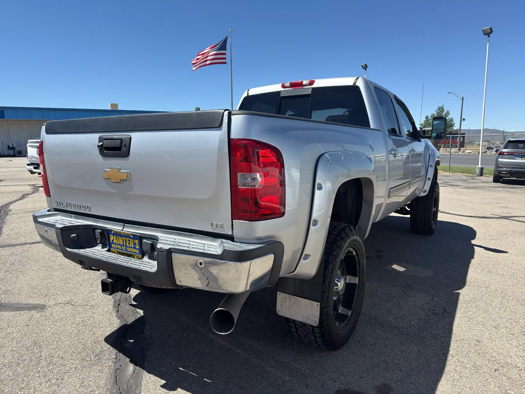 Used 2010 SHEER SILVER METALLIC Chevrolet LTZ image 21
