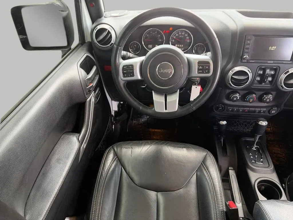 Used 2016 White Jeep Unlimited Rubicon image 10