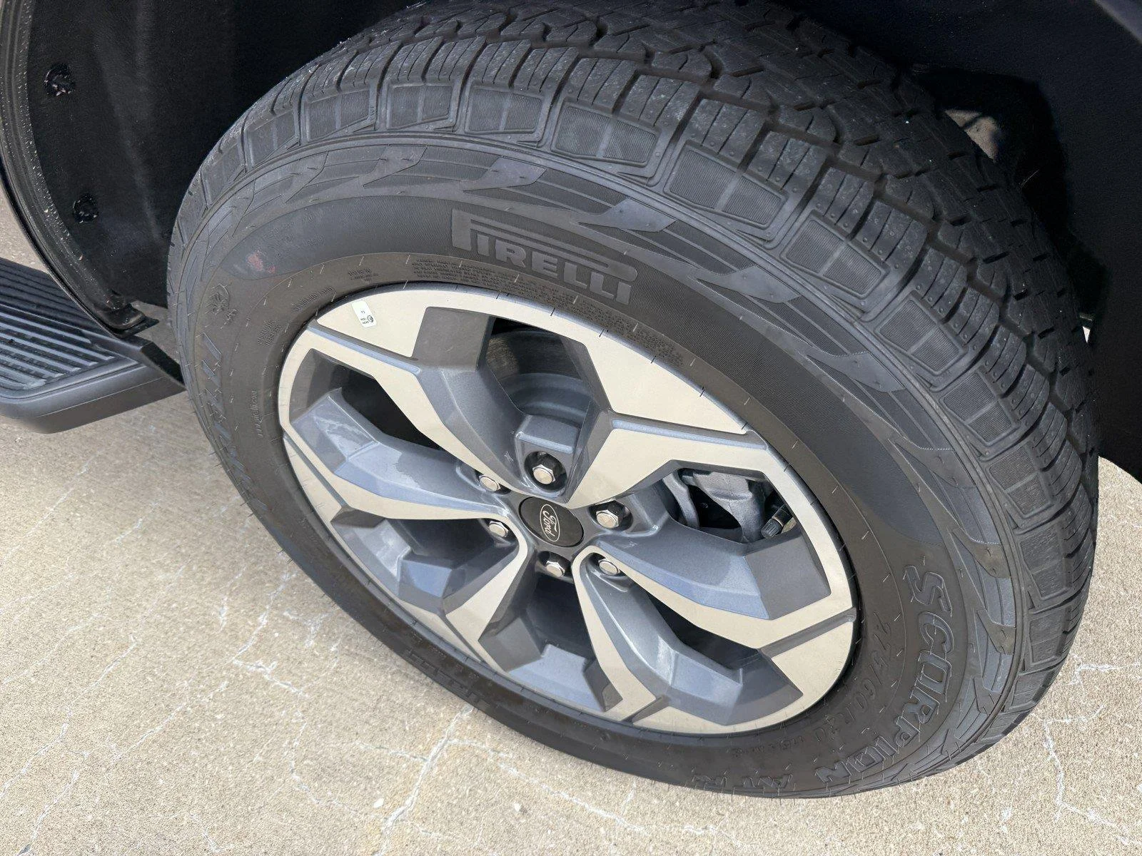 New 2027 Dark Matter Gray Metallic Ford Active image 6