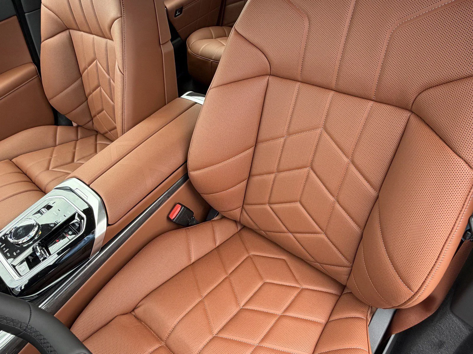 New 2026 Mineral White Metallic BMW 740i image 26