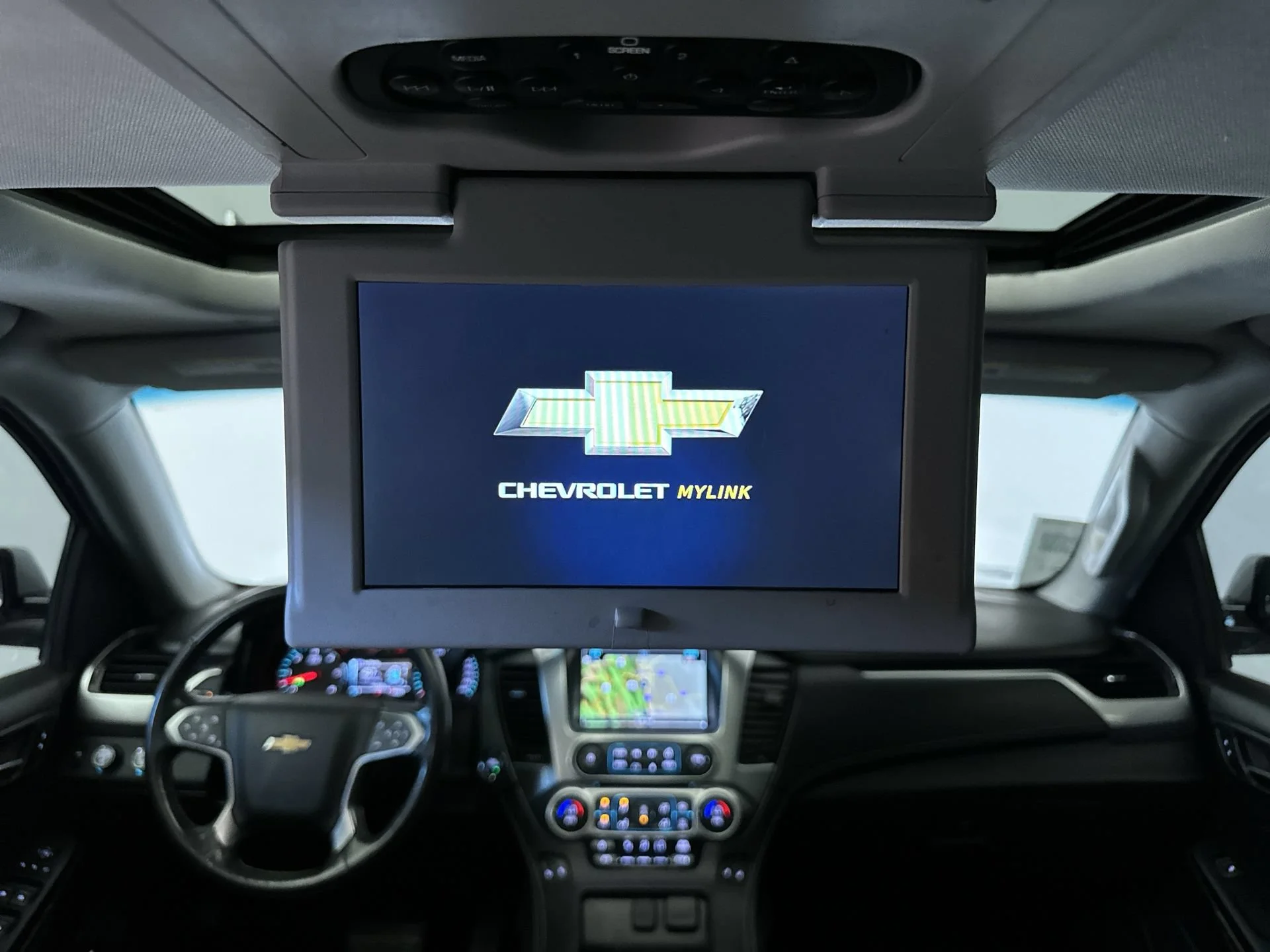 Used 2018 Silver Ice Metallic Chevrolet LT image 25