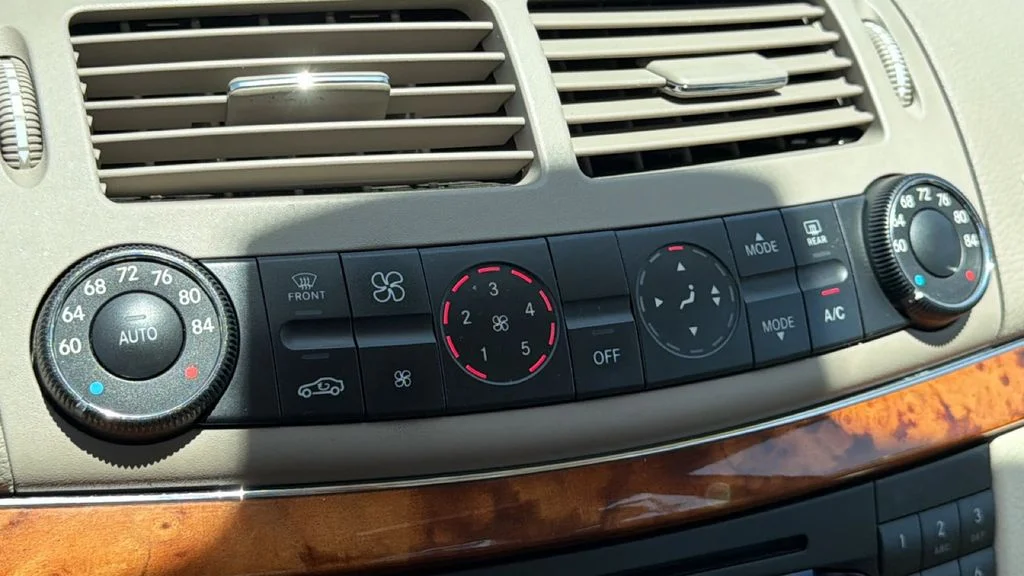 Used 2005  Mercedes-Benz E 320 image 14