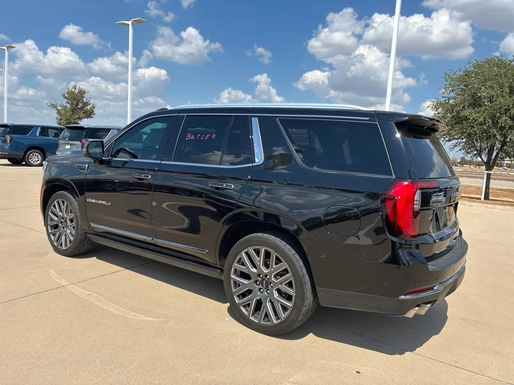 Used 2025 Onyx Black GMC Denali Ultimate image 3