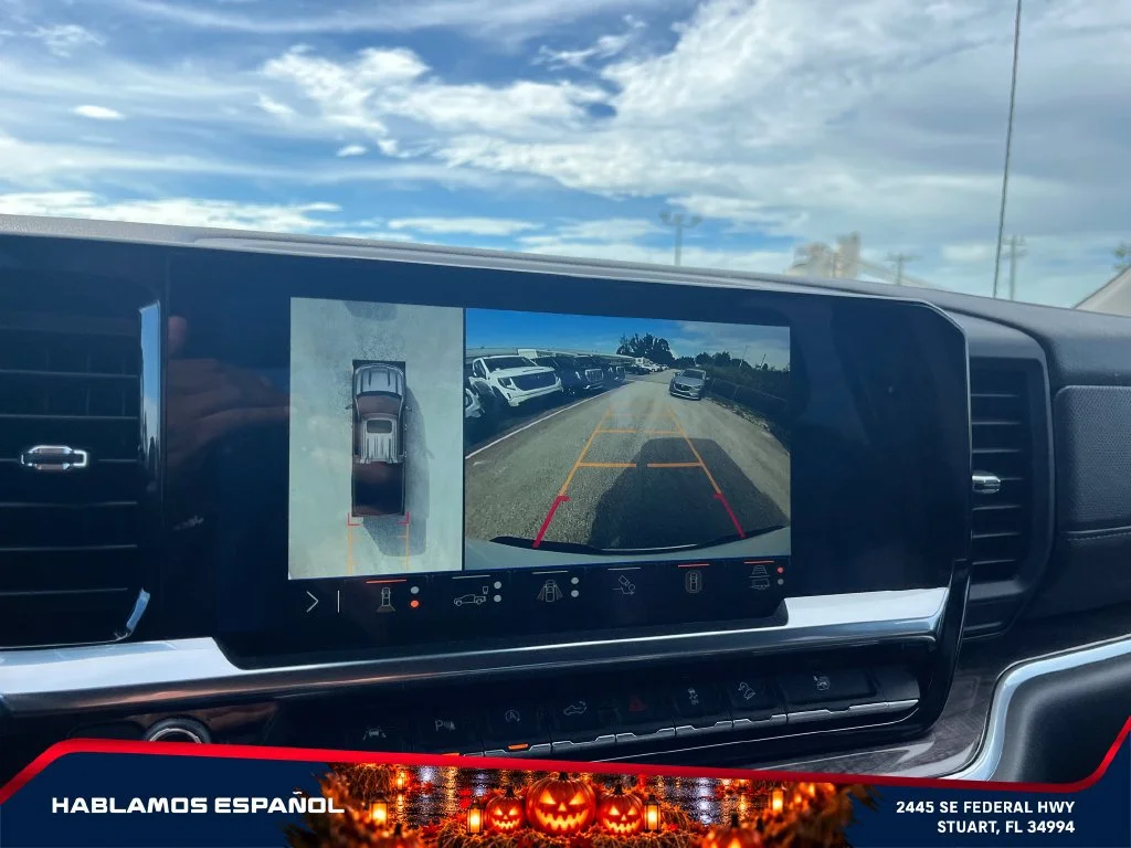 Used 2025 Summit White Chevrolet LTZ image 31