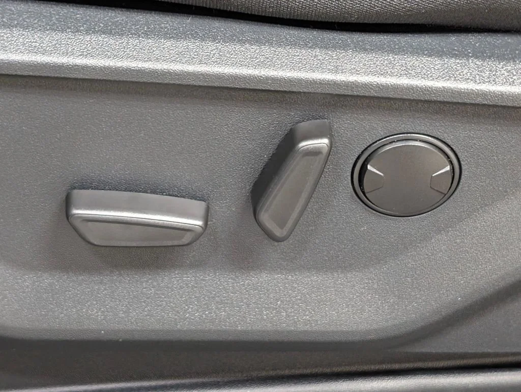 New 2026 Iconic Silver Metallic Ford XLT image 16