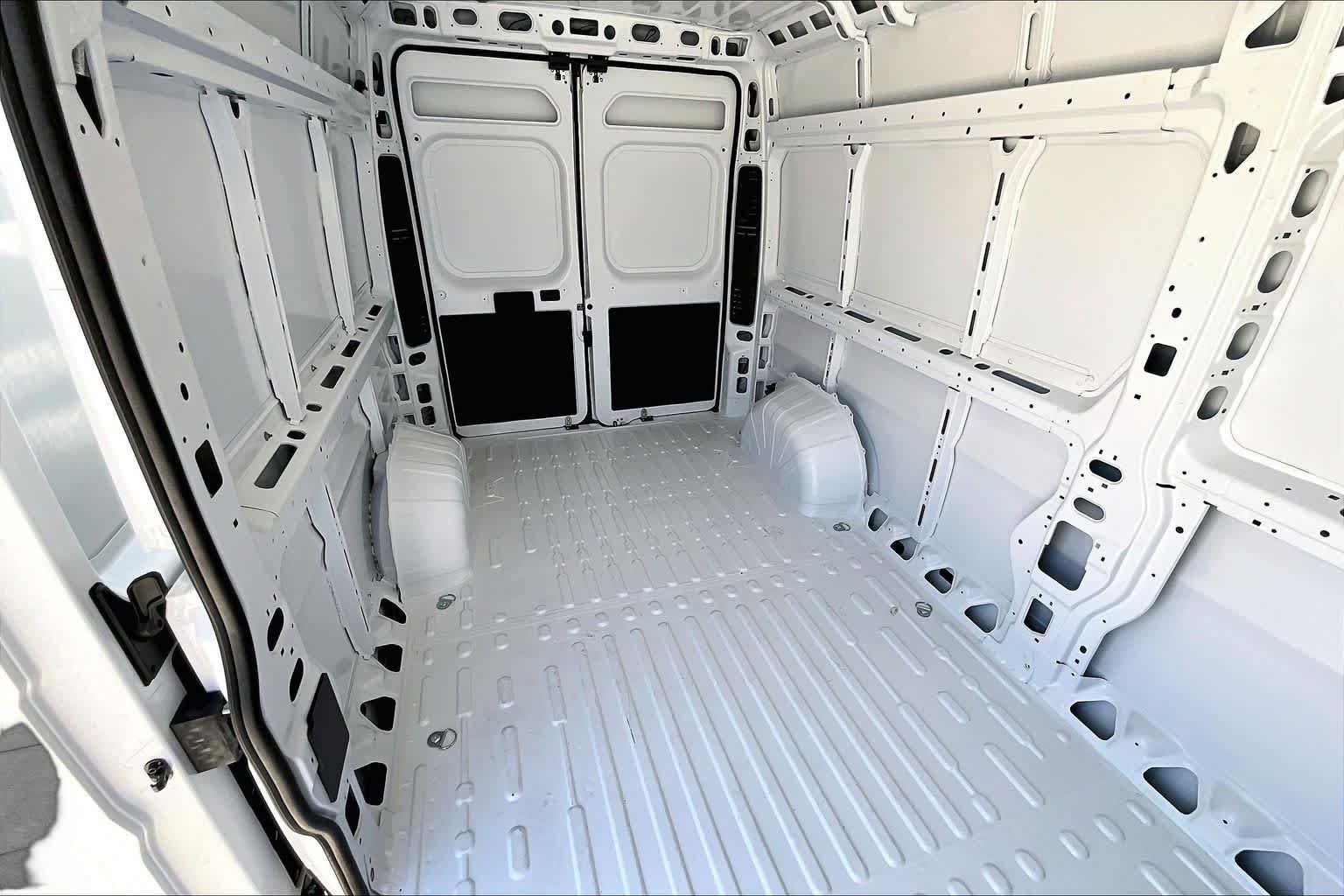 New 2027 Bright White Clearcoat RAM Tradesman image 22