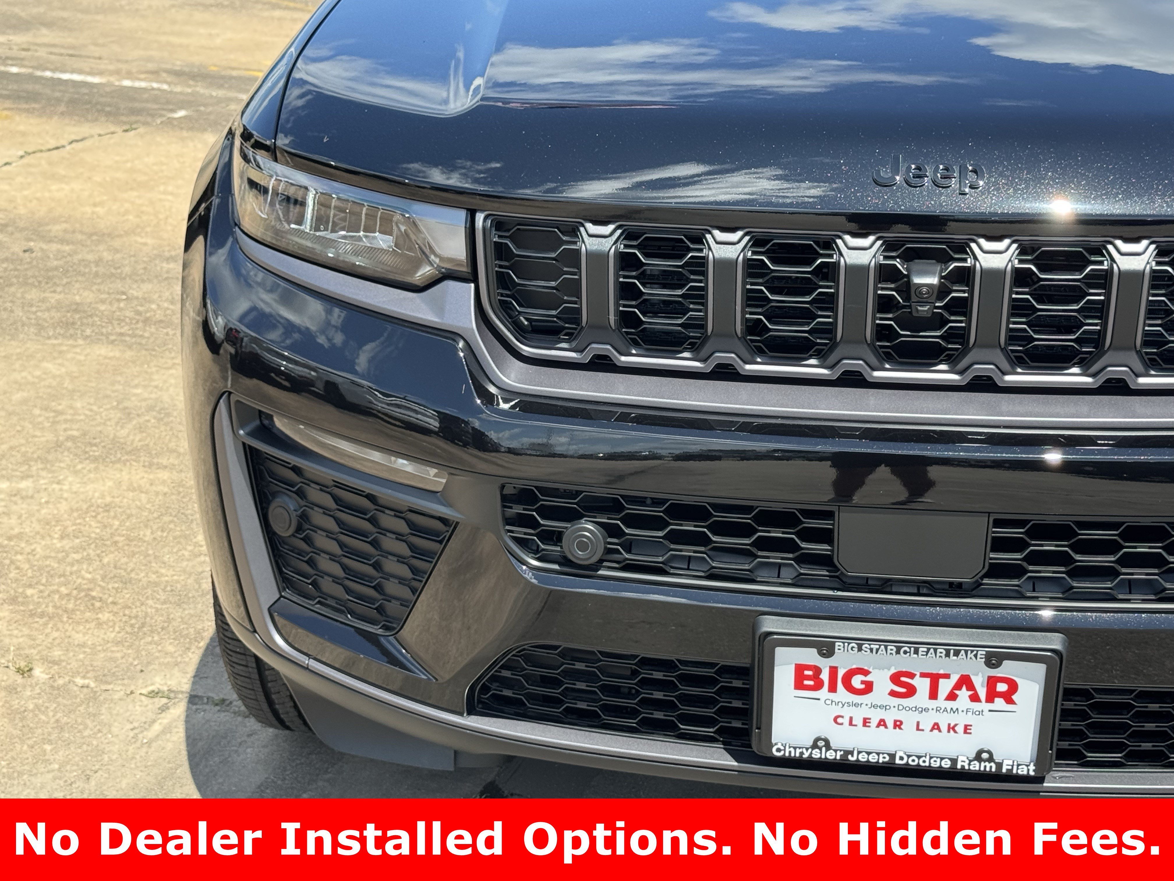 New 2026 Diamond Black Crystal Pearl-Coat Exterior Paint Jeep 85th Anniversary Edition image 5