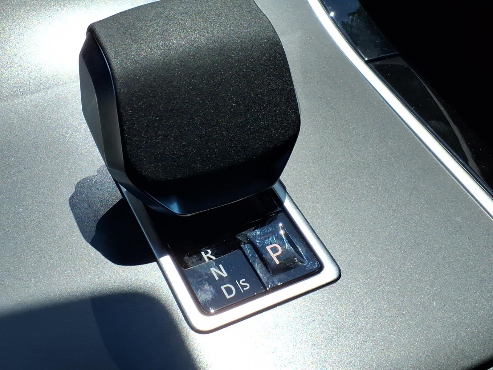 New 2026 Santorini Black Land Rover S image 13