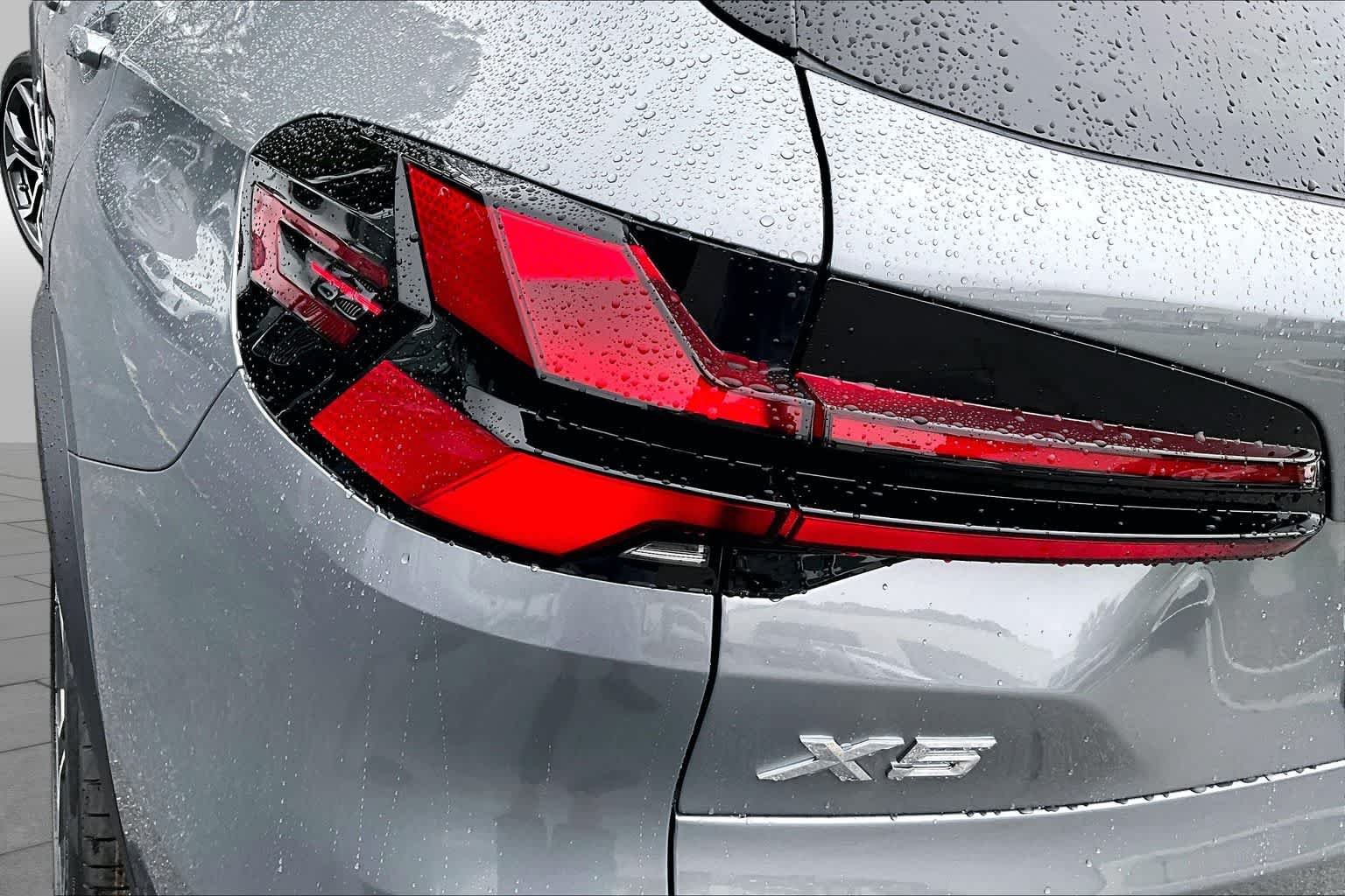 New 2026 Skyscraper Grey Metallic BMW xDrive40i image 14