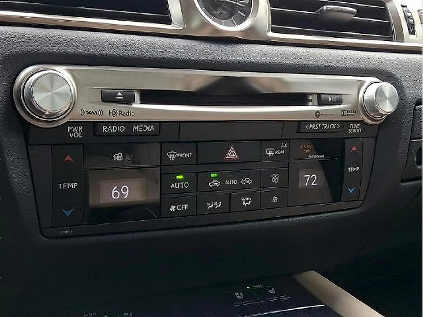 Used 2020 Atomic Silver Lexus  image 15