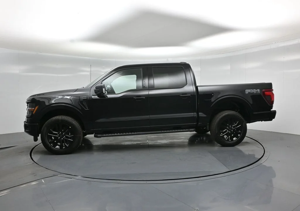 New 2026 Agate Black Metallic Ford XLT image 26