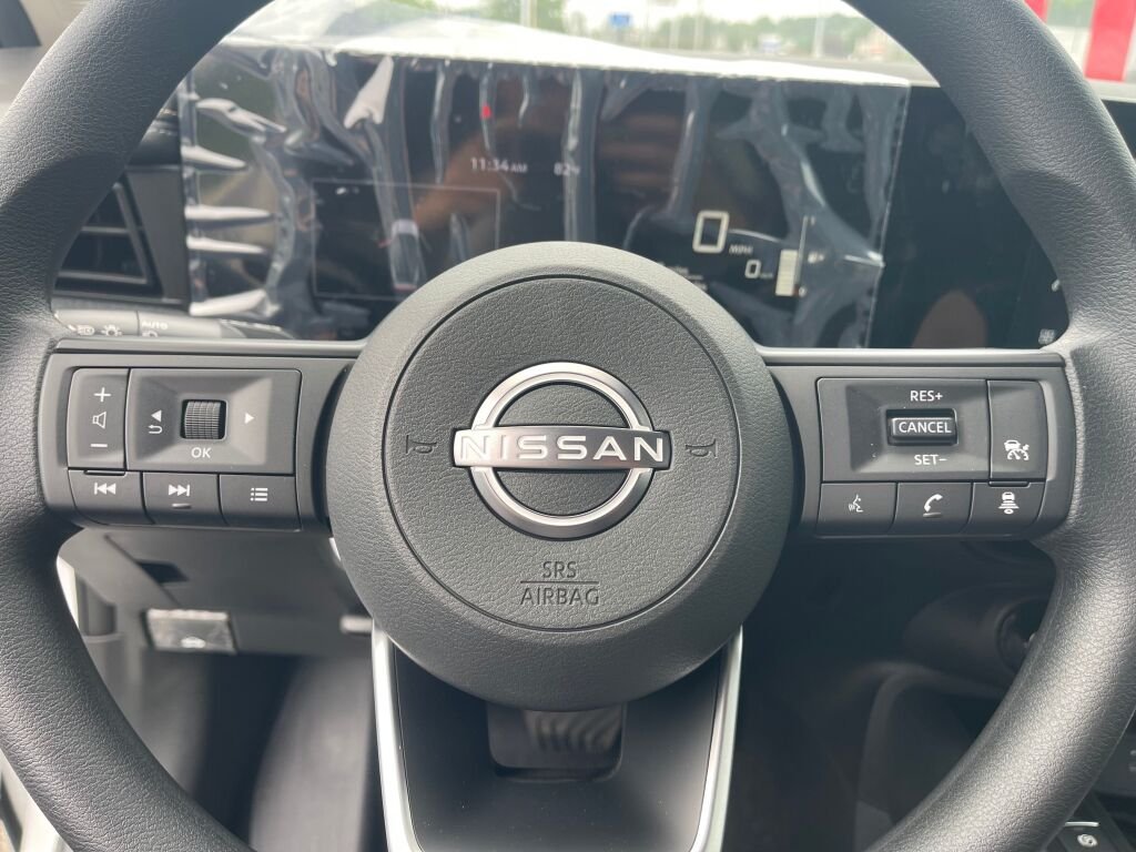 New 2026 Aspen White Tricoat/Super Black Nissan SV image 14