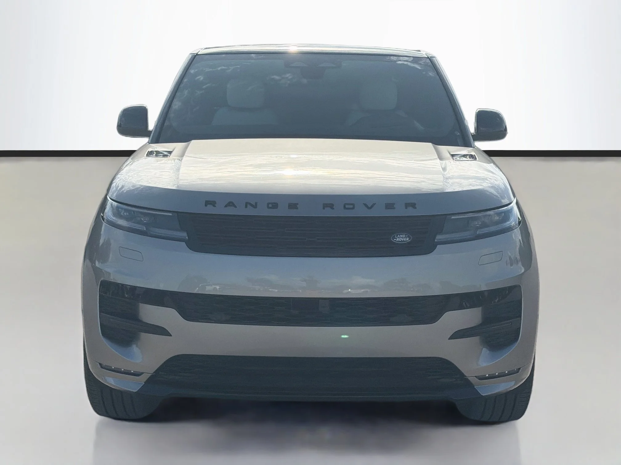 New 2026 Flux Silver Ultra Mettalic Gloss Land Rover Dynamic SE image 8