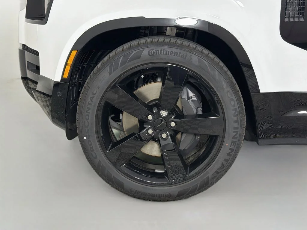 New 2026 Fuji White Land Rover X-Dynamic SE image 33