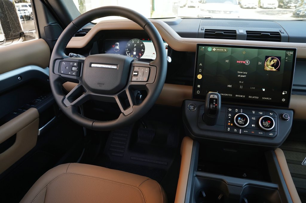 New 2026 Fuji White Land Rover X-Dynamic SE image 16