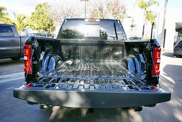 New 2026 Diamond Black Crystal Pearl-Coat Exterior Paint RAM Big Horn Sport Appearance Edition image 17