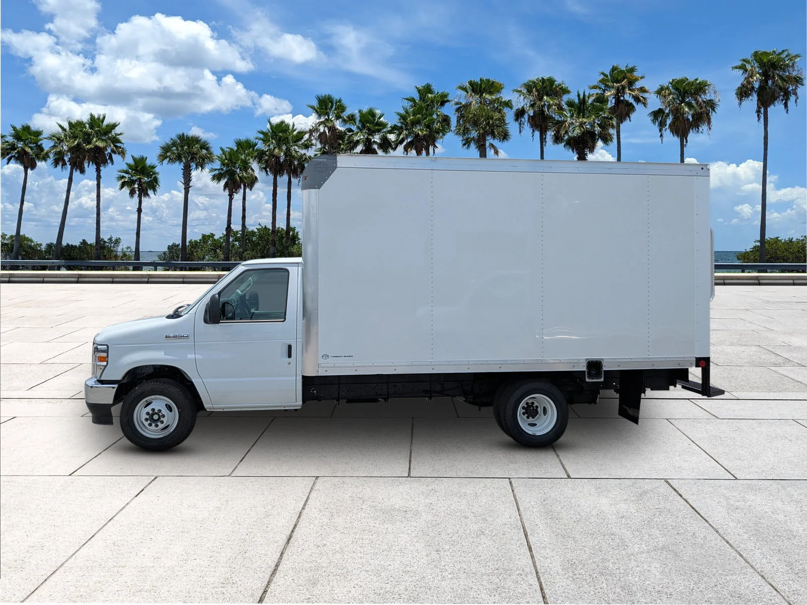 New 2026 Oxford White Ford E-350 SRW image 6