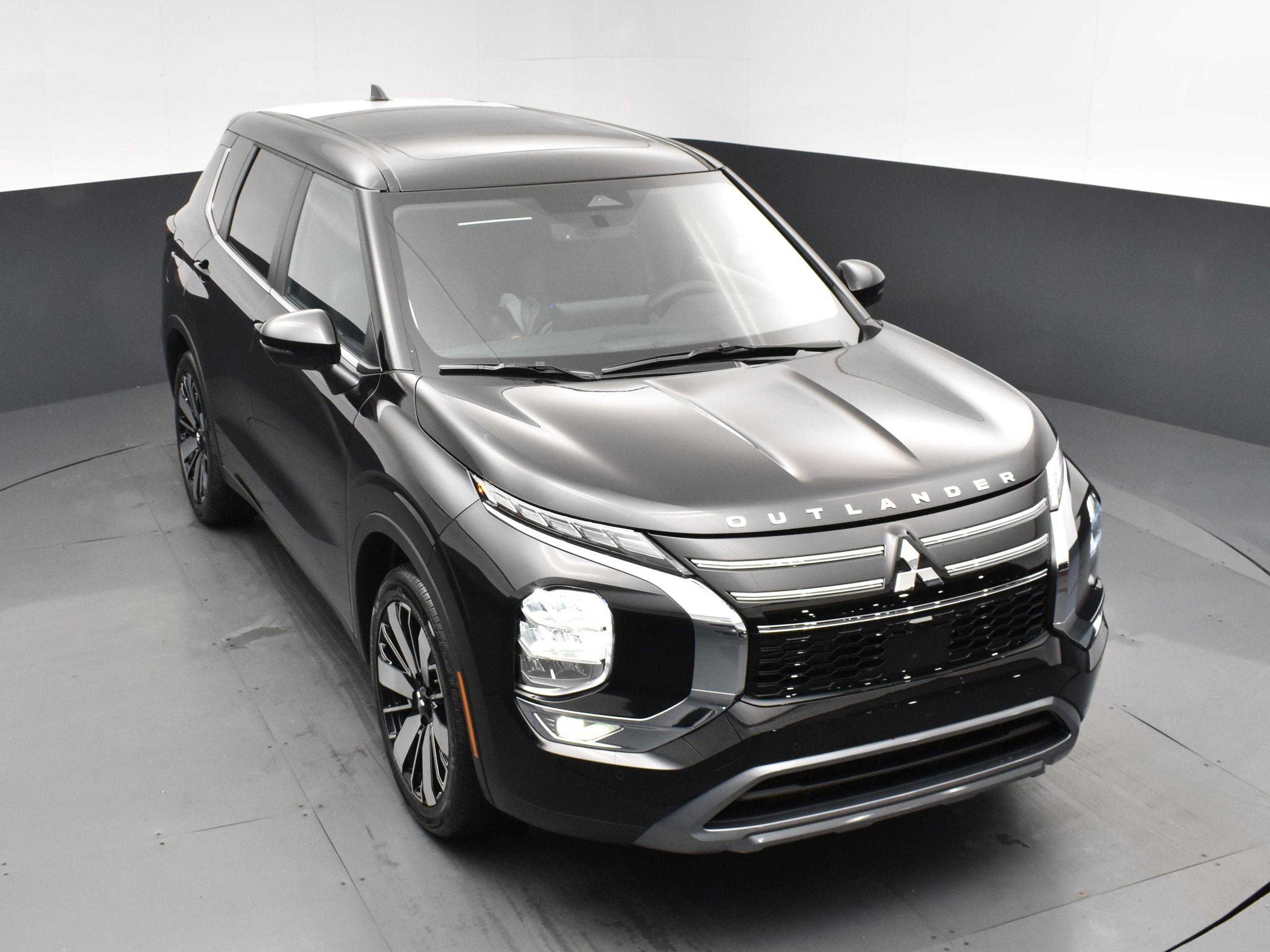 New 2026 Labrador Black Pearl Mitsubishi LE image 20