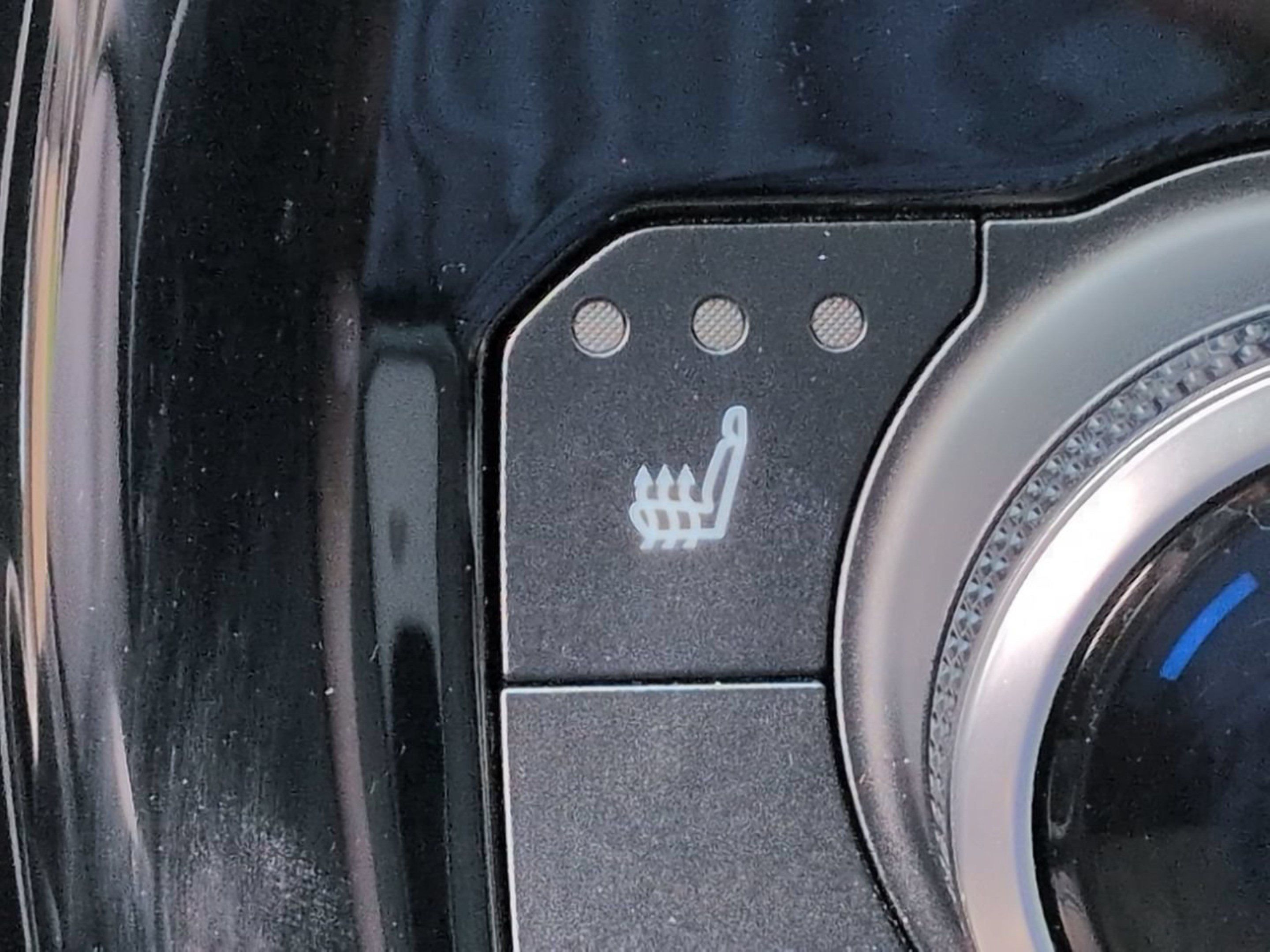 Used 2024 Pearl Toyota XLE image 30