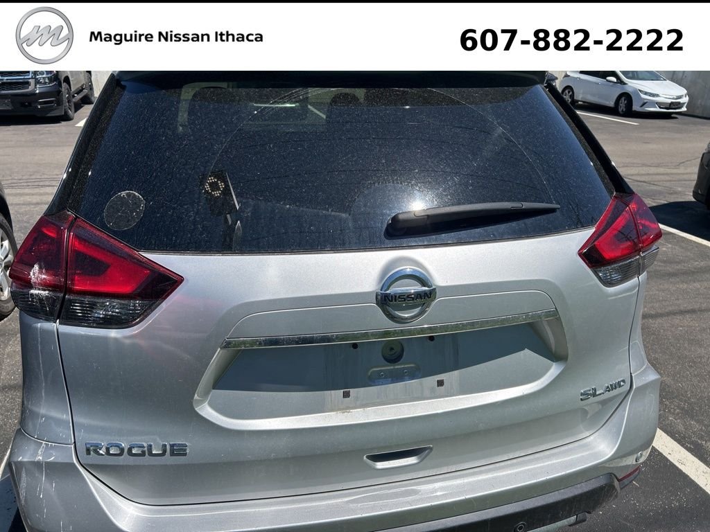 Used 2019 Silver Nissan SL image 5