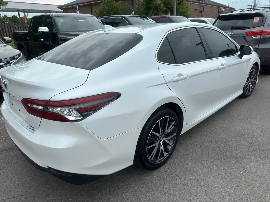 Used 2021 Wind Chill Pearl Toyota Hybrid XLE image 5