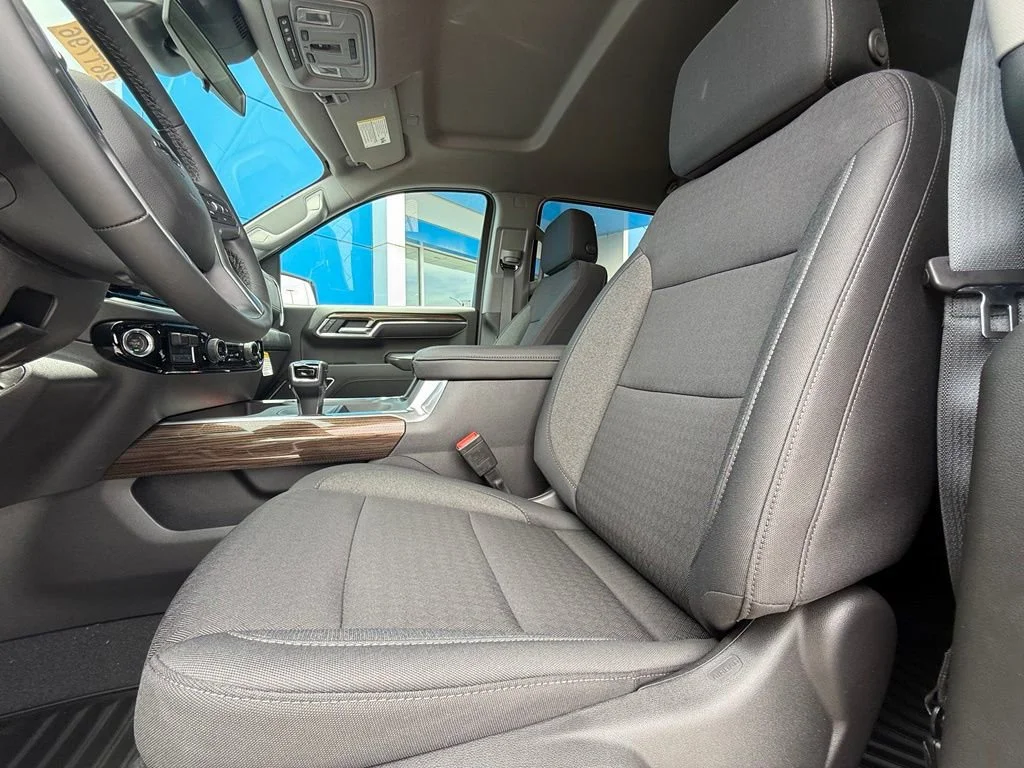 New 2026 Onyx Black GMC Elevation image 34