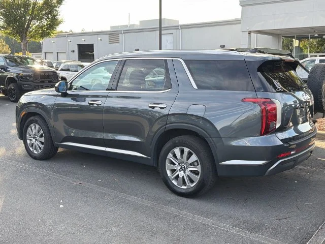 Used 2025 Gray Hyundai SEL image 5