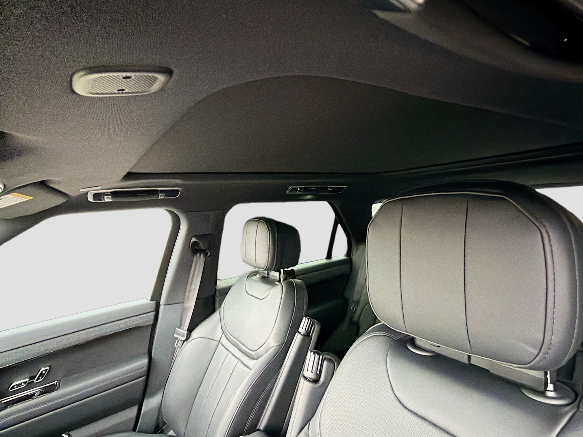 New 2026 Carpathian Grey Land Rover Dynamic SE image 28