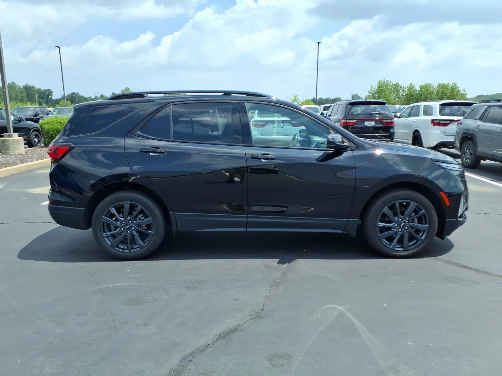 Used 2022 Mosaic Black Metallic Chevrolet RS image 27