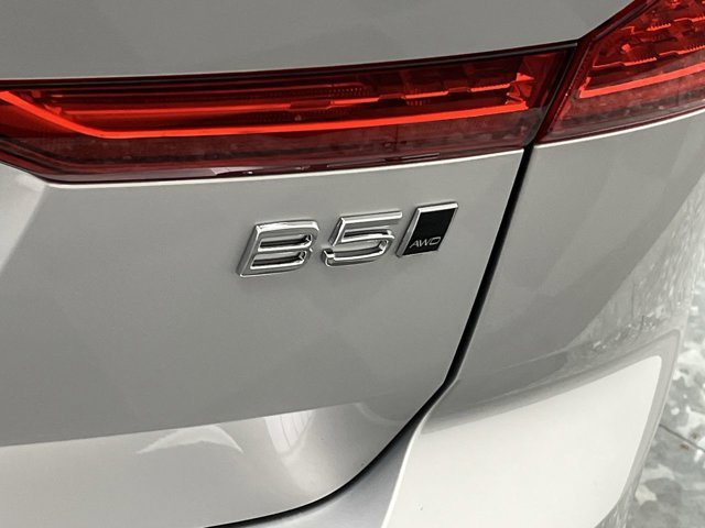 Used 2024 Silver Dawn Metallic Volvo Plus Dark Theme image 30