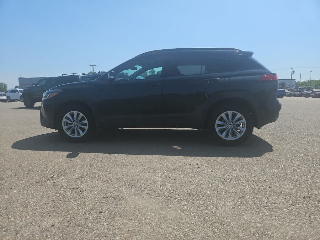 Used 2023 Jet Black Toyota LE image 3