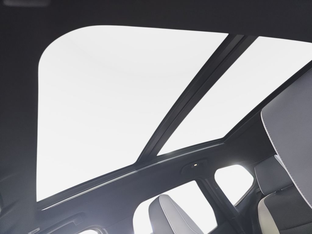 New 2026 Alpine White BMW xDrive28i image 16