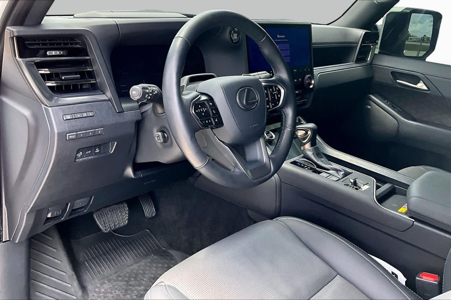 Used 2024 Eminent White Pearl Lexus Luxury image 18