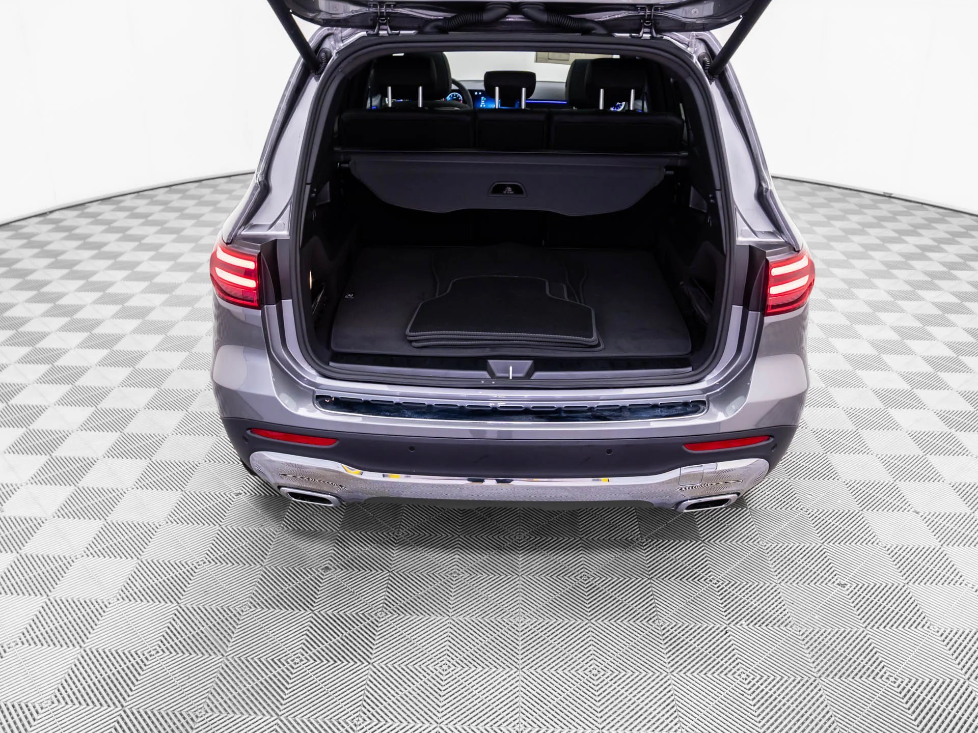 New 2026 Gray Mercedes-Benz GLB 250 image 34