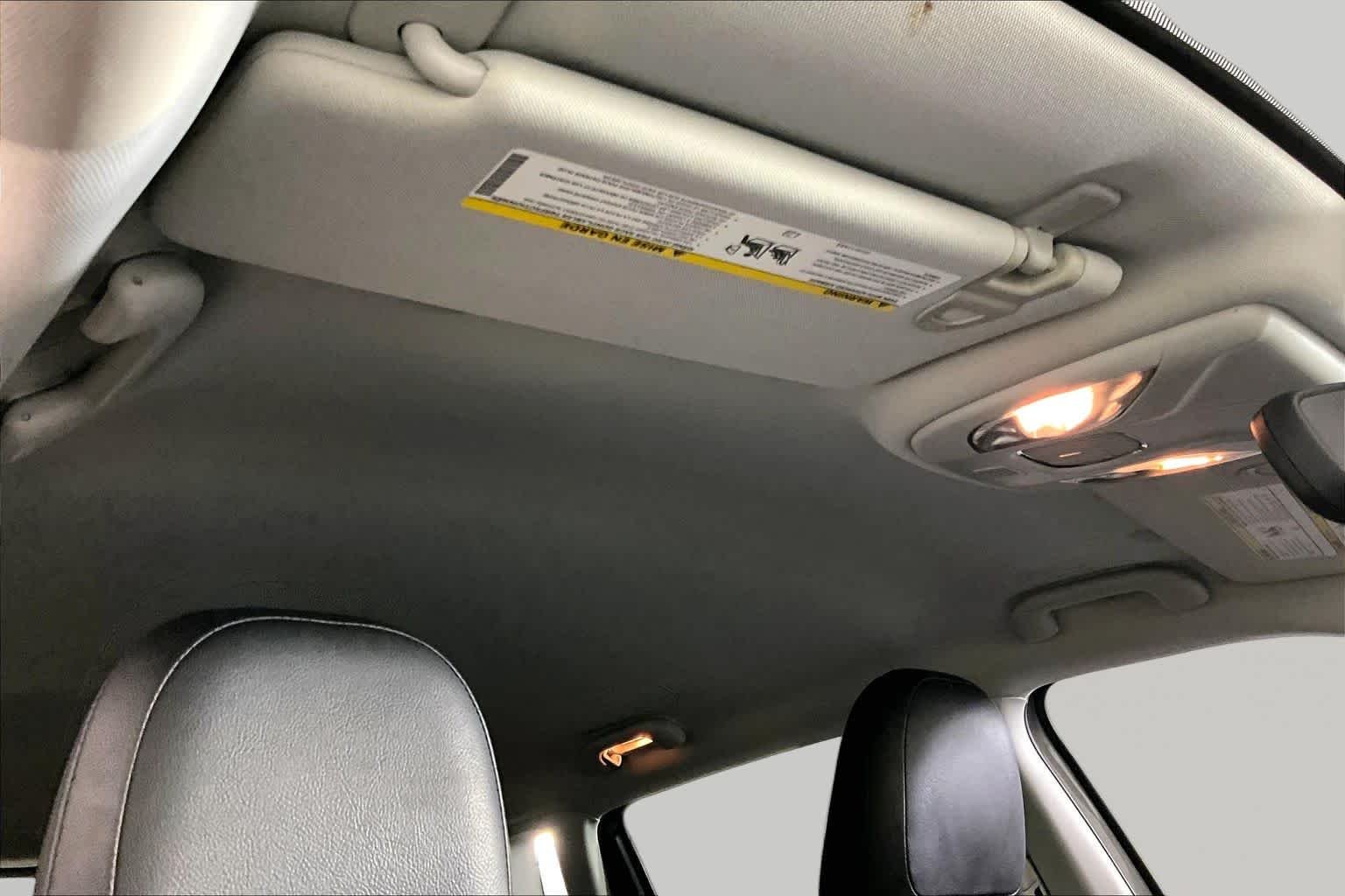 Used 2021 Billet Silver Metallic Clearcoat Jeep Latitude image 13