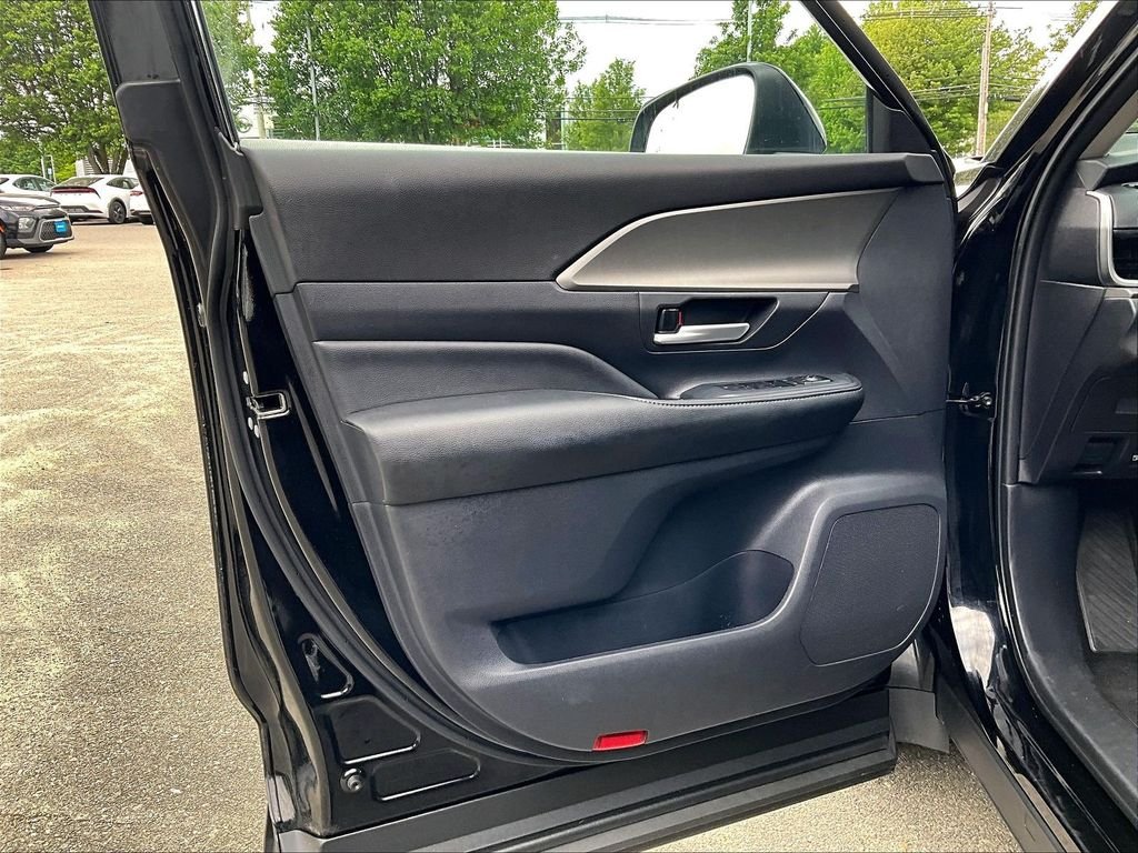Used 2025 Black Toyota XLE image 9