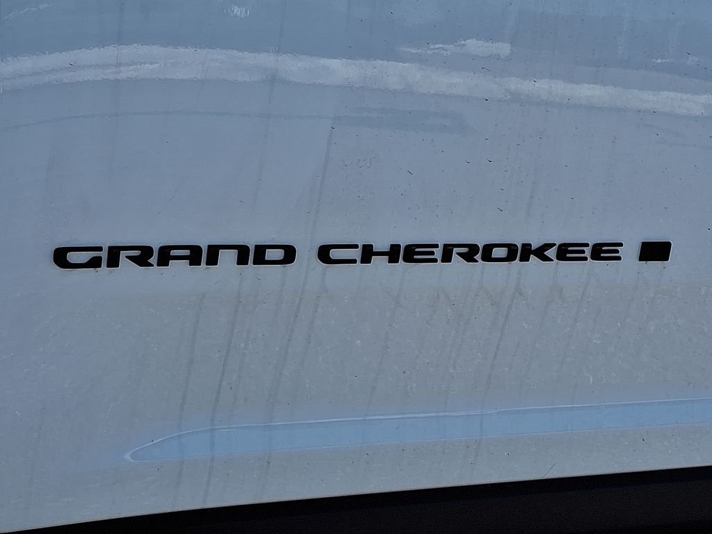 New 2026 White Jeep Altitude image 19