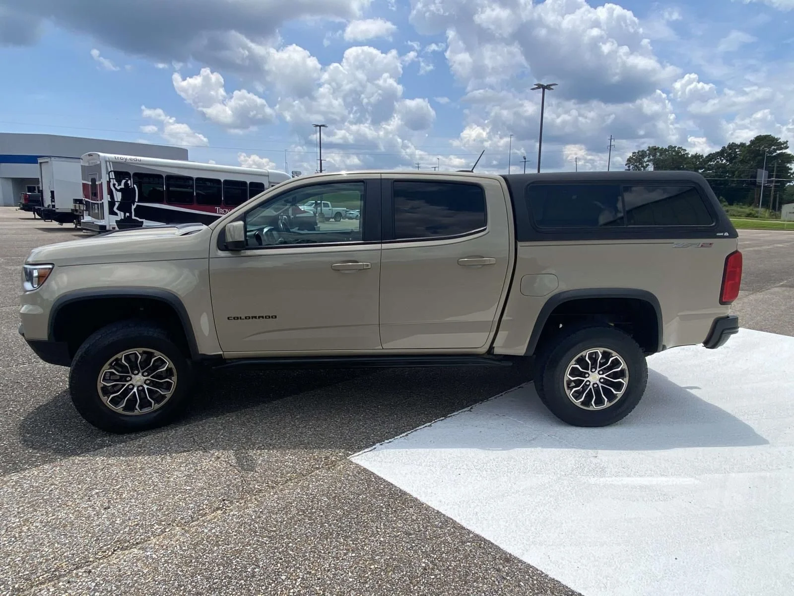 Used 2022 Beige Chevrolet ZR2 image 4