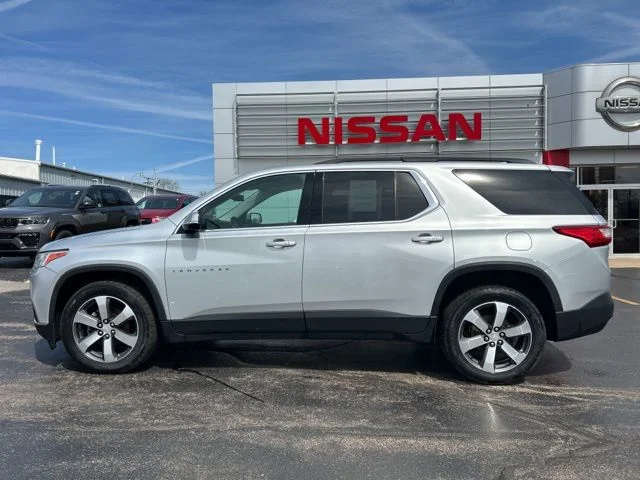 Used 2019 Chevrolet Traverse 3LT with VIN 1GNEVHKWXKJ149625 for sale in Dixon, IL