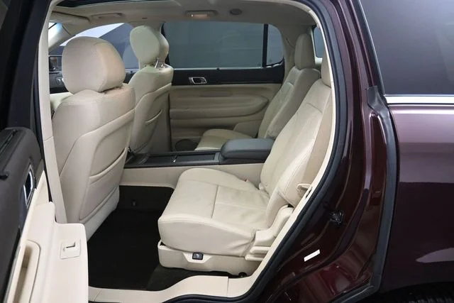 Used 2019 Burgundy Velvet Metallic Tinted Clearcoat Lincoln Reserve image 21