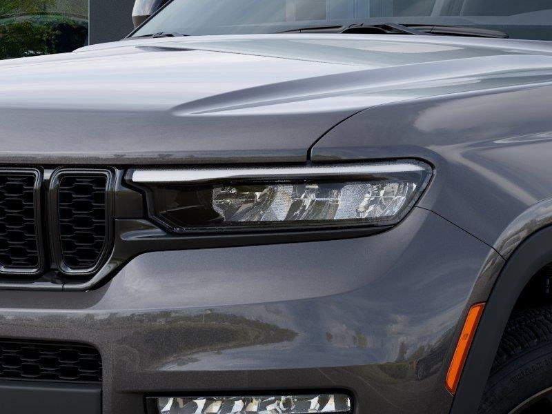 New 2025 Baltic Gray Metallic Clear-Coat Exterior Paint Jeep Limited image 10
