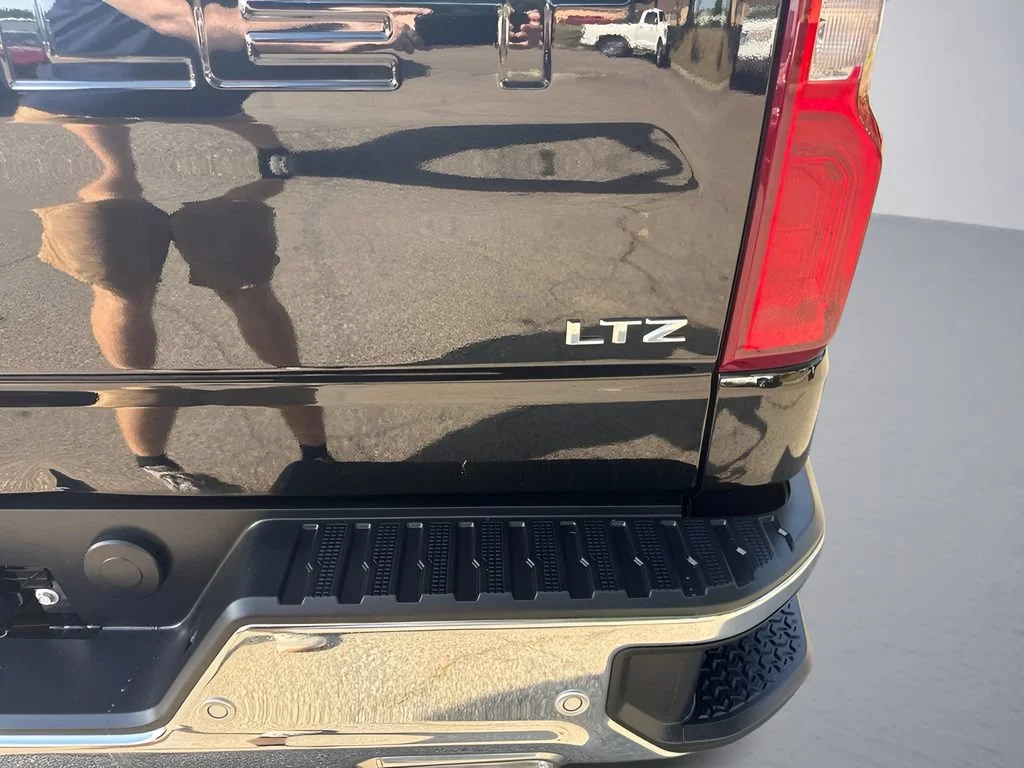 Used 2025 Black Chevrolet LTZ image 28