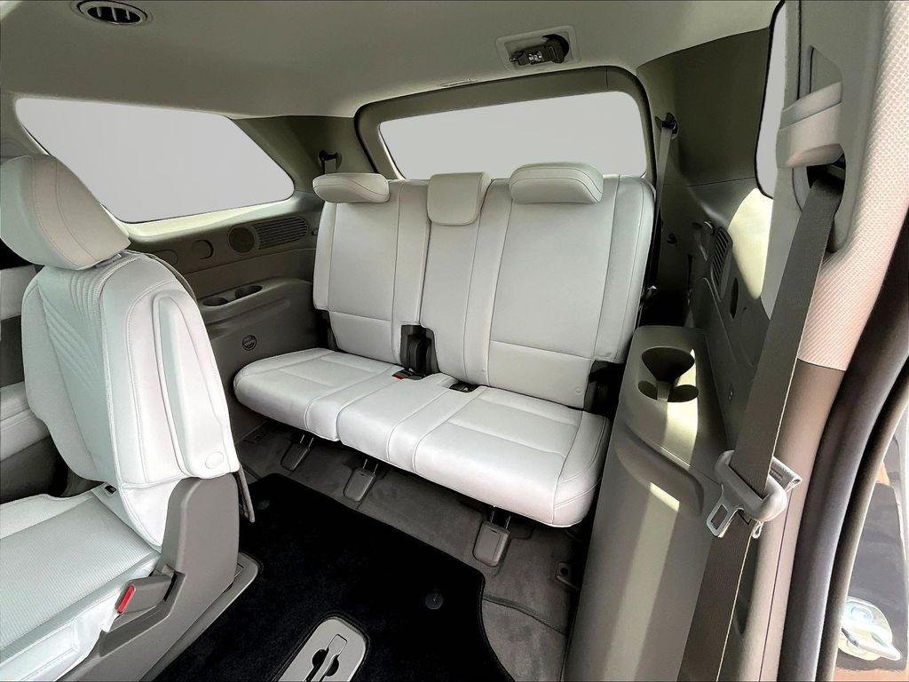 New 2026 Gray Hyundai SEL Premium 7P image 25