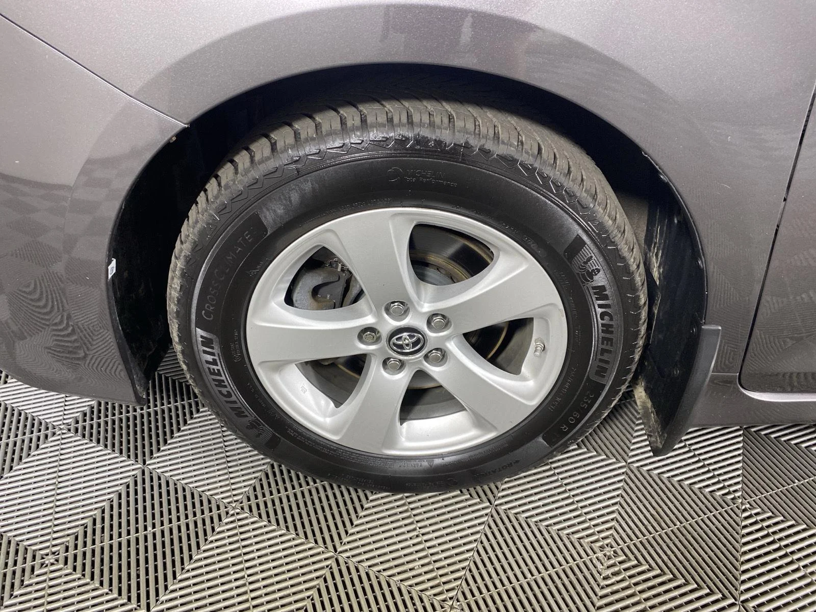 Used 2018 Predawn Gray Mica Toyota LE image 10