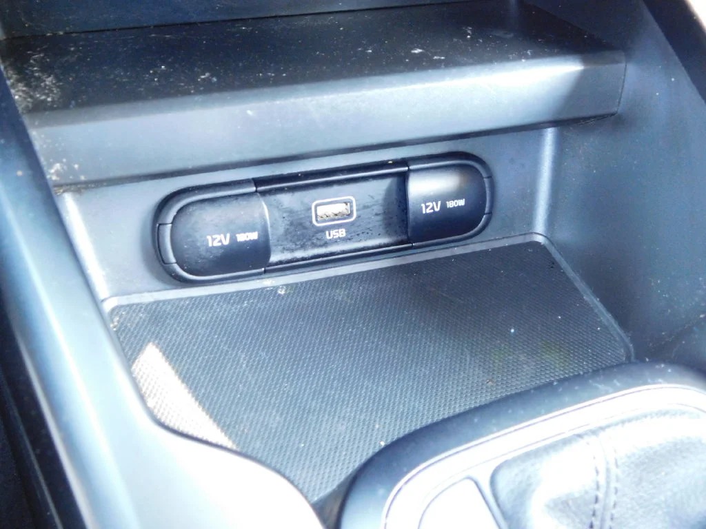 Used 2025 White Kia LX image 34